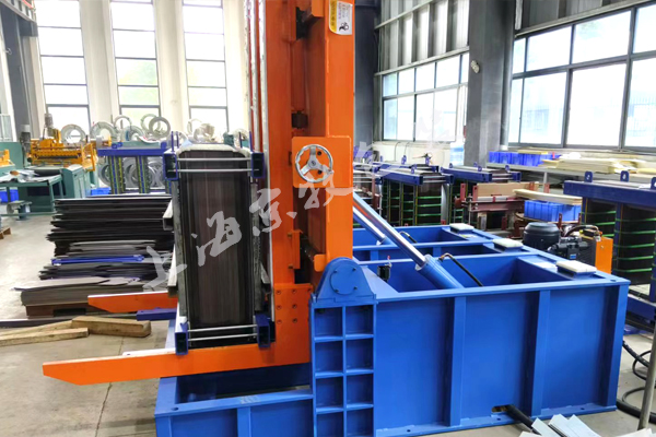 1765526104705830.jpg 鐵芯翻轉(zhuǎn)機.jpg